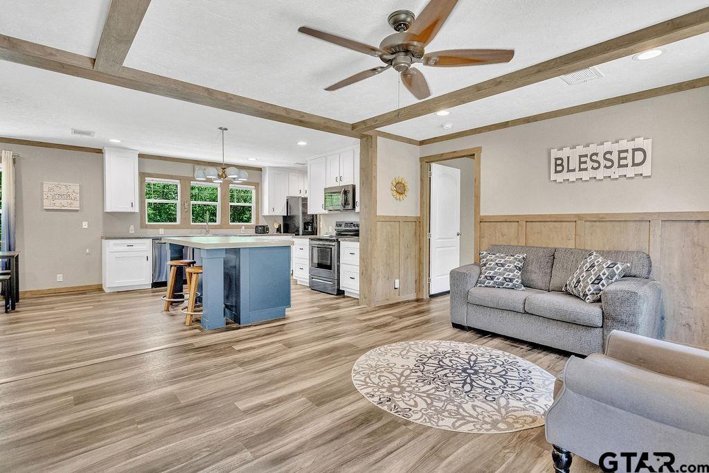 A100337-A0337 J Ellis - Residential