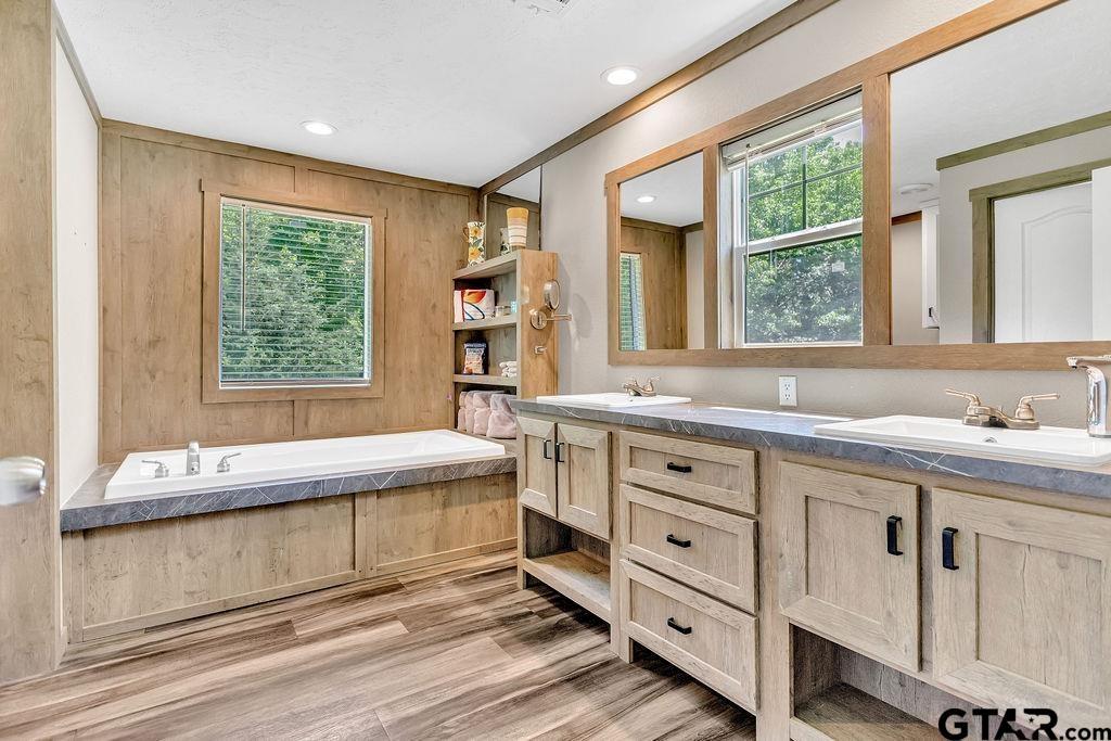 A100337-A0337 J Ellis - Residential