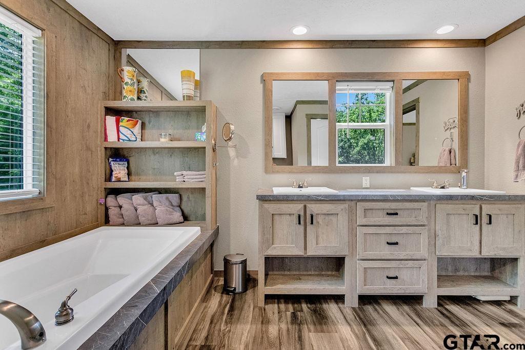 A100337-A0337 J Ellis - Residential