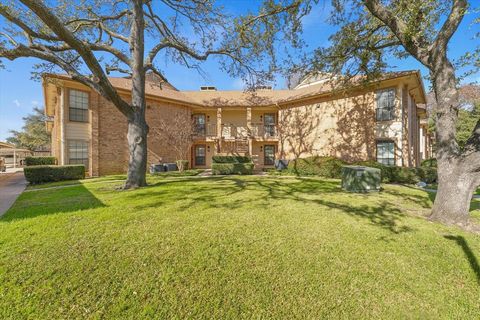 Property photo of 16301 Ledgemont Lane 109, Addison, TX 75001