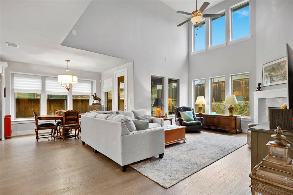 Castle Hills - Ph - Residential