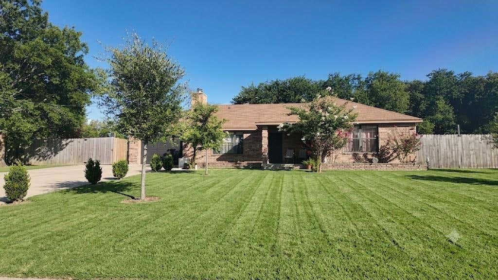 Photo of 2532 Plaza Boulevard, Dallas, TX 75241 (MLS # 21319291)