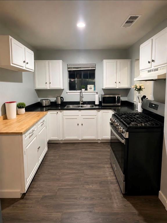 Photo of 2532 Plaza Boulevard, Dallas, TX 75241 (MLS # 21319291)