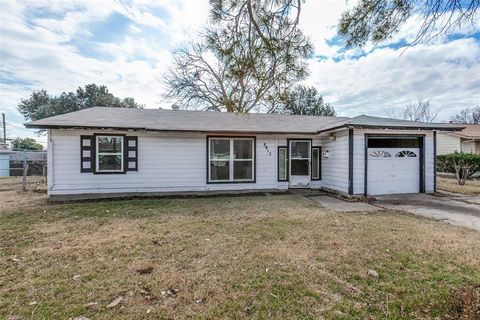 Photo of 8412 Ebony Drive, Dallas, TX 75243 (MLS # 21171768)