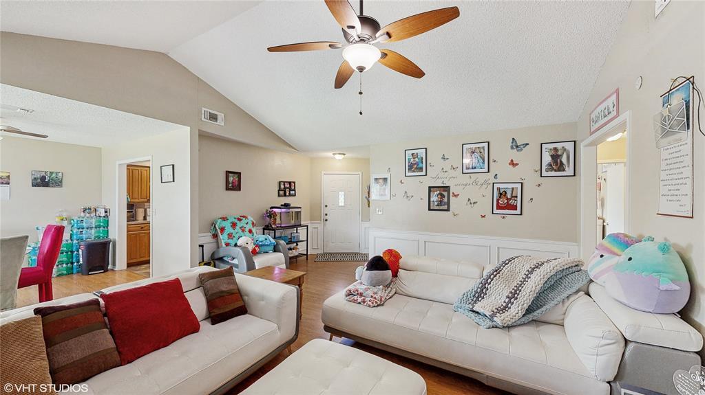 841 Santa Fe Trail
