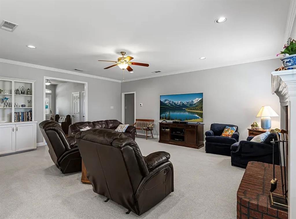 WINNIE MARTIN - Residential