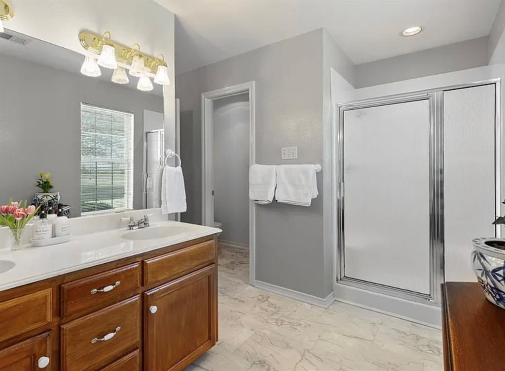 WINNIE MARTIN - Residential