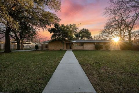 506 E Avenue G Valley Mills TX 76689