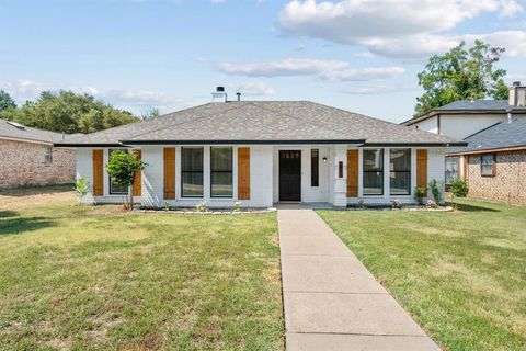 2015 Garden Crest Lane Dallas TX 75232