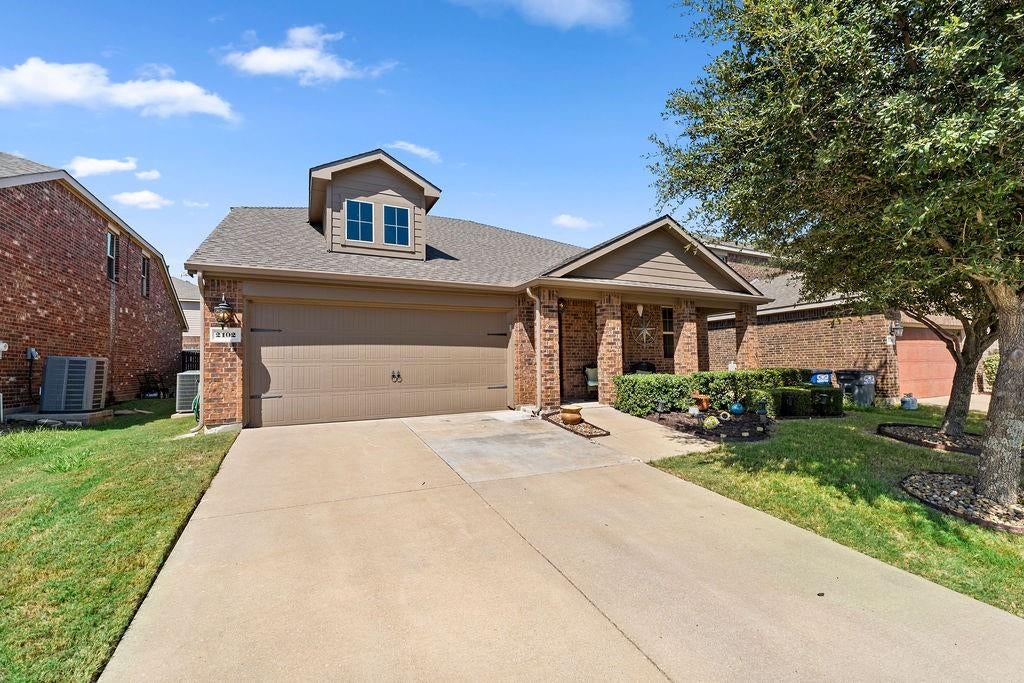 2102 Meadow View Drive