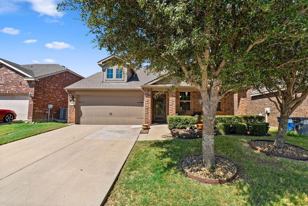 2102 Meadow View Drive