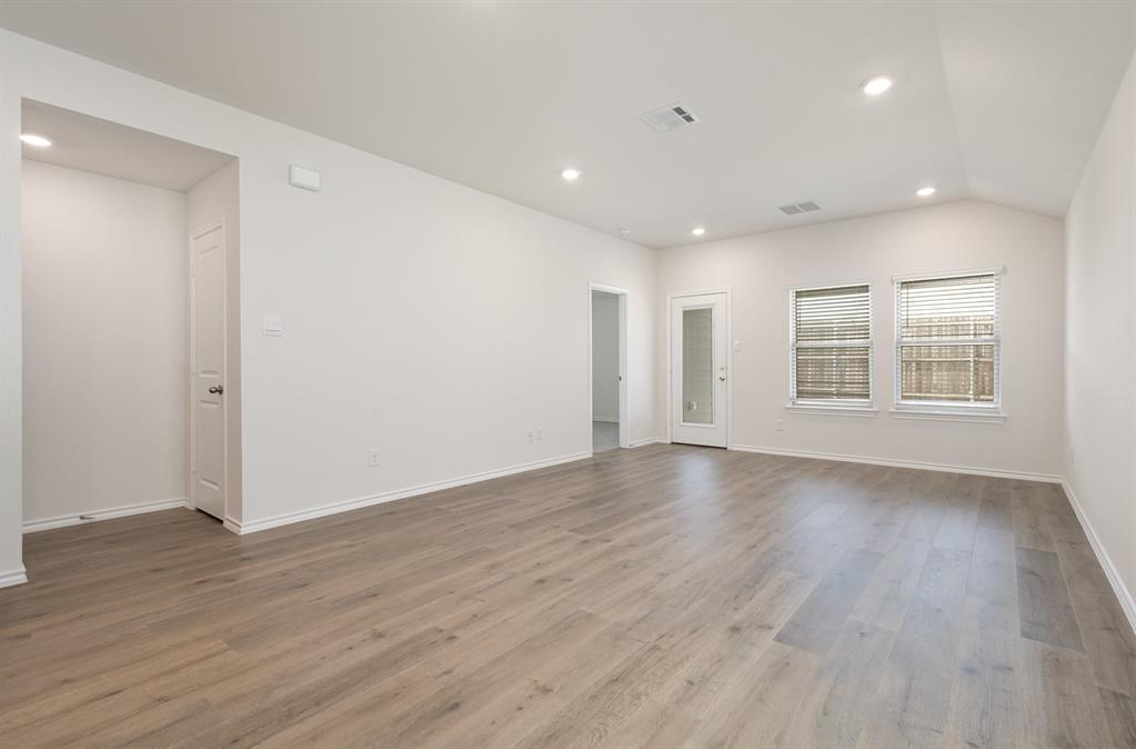 Magnolia Ph 10 - Residential