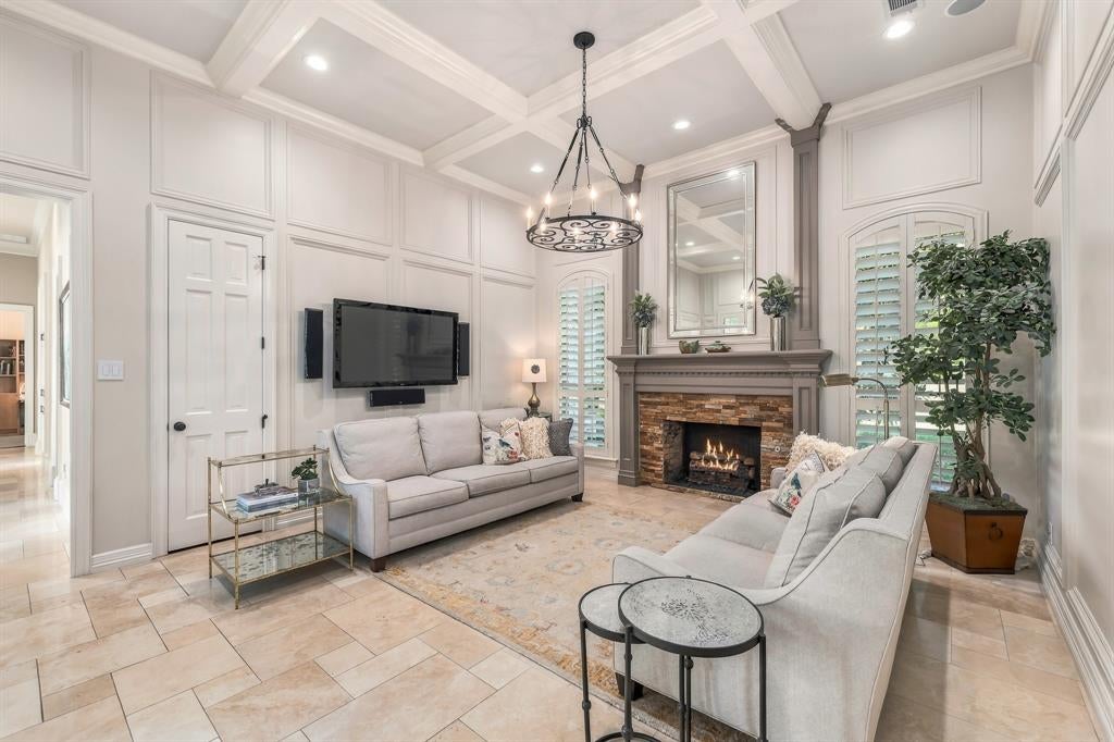2711 Meadowview Drive
