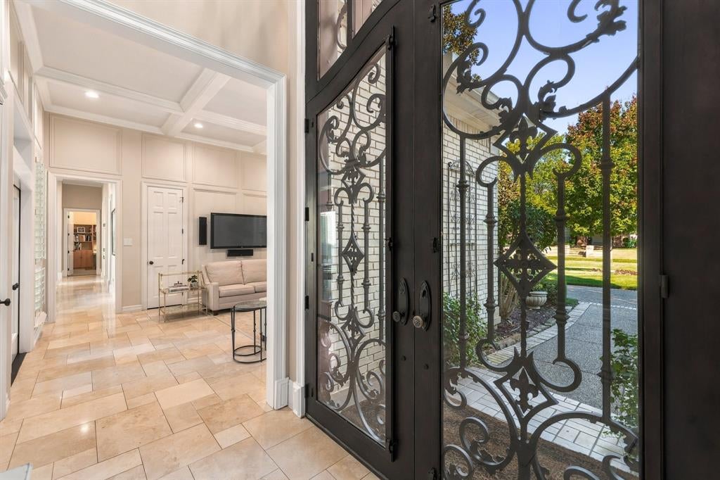 2711 Meadowview Drive