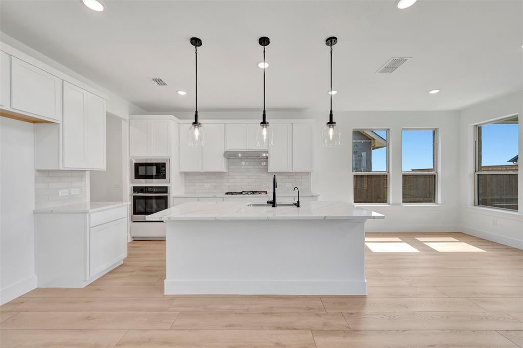 5005 Lily Creek Drive