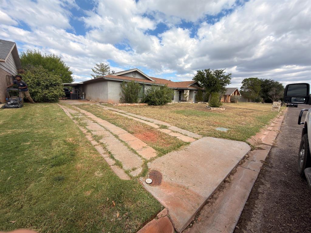 3826 Hillcrest Drive