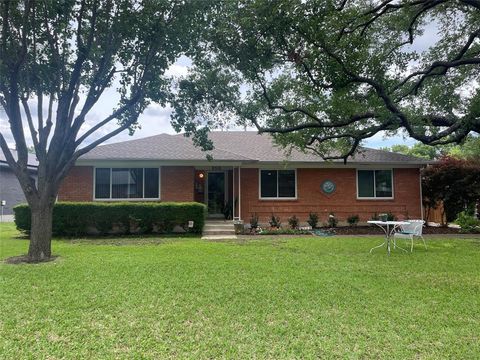 8318 Banquo Drive Dallas TX 75228