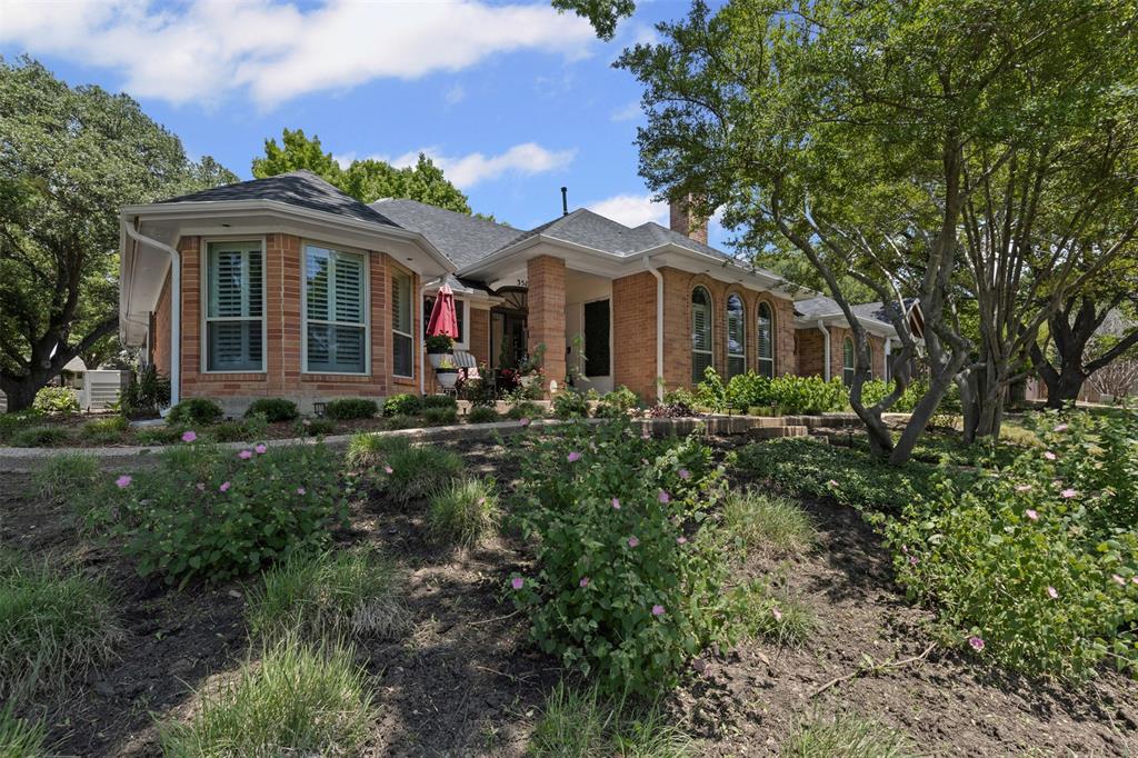 3512 Ridglea Country Club Drive