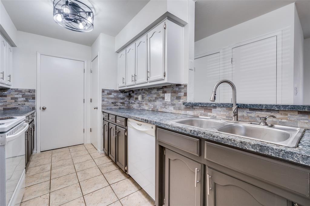 Preston Manor - Residential Lease