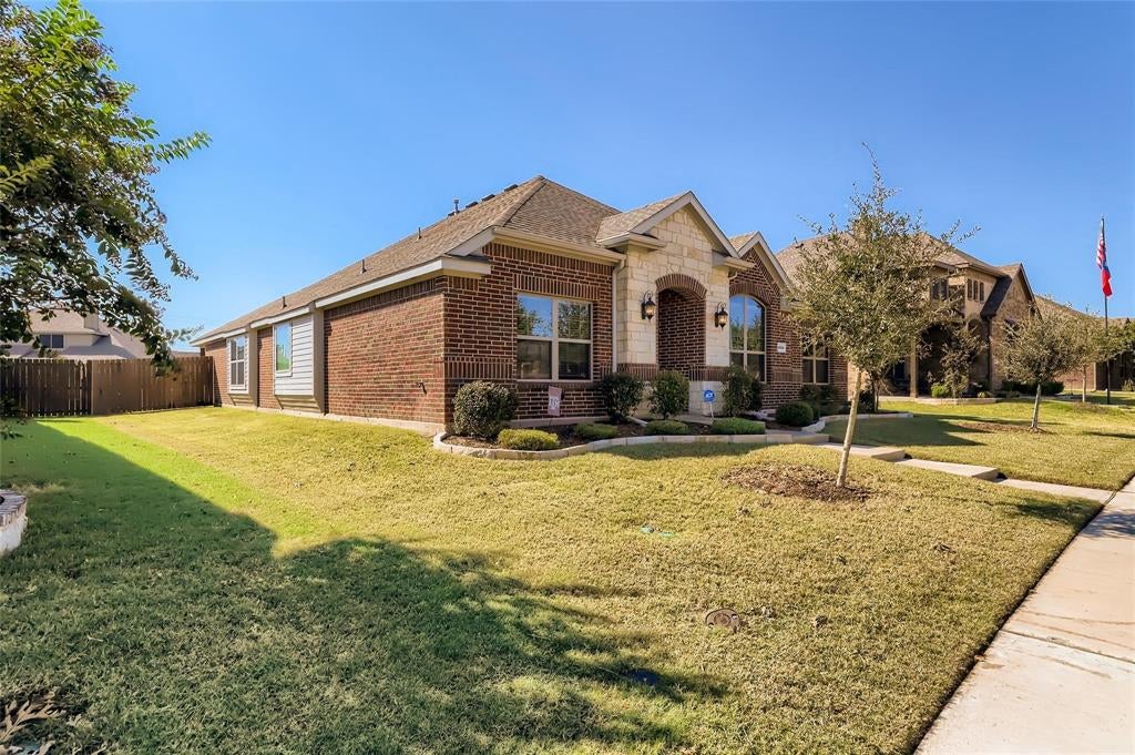 1025 Colonial Drive