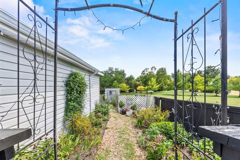 Tiny photo for 932 Williams Street, Rockwall, TX 75087 (MLS # 21016022)