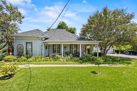 Photo of 932 Williams Street, Rockwall, TX 75087 (MLS # 21016022)