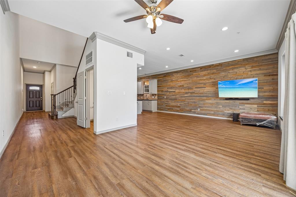 1325 Summerset Lane