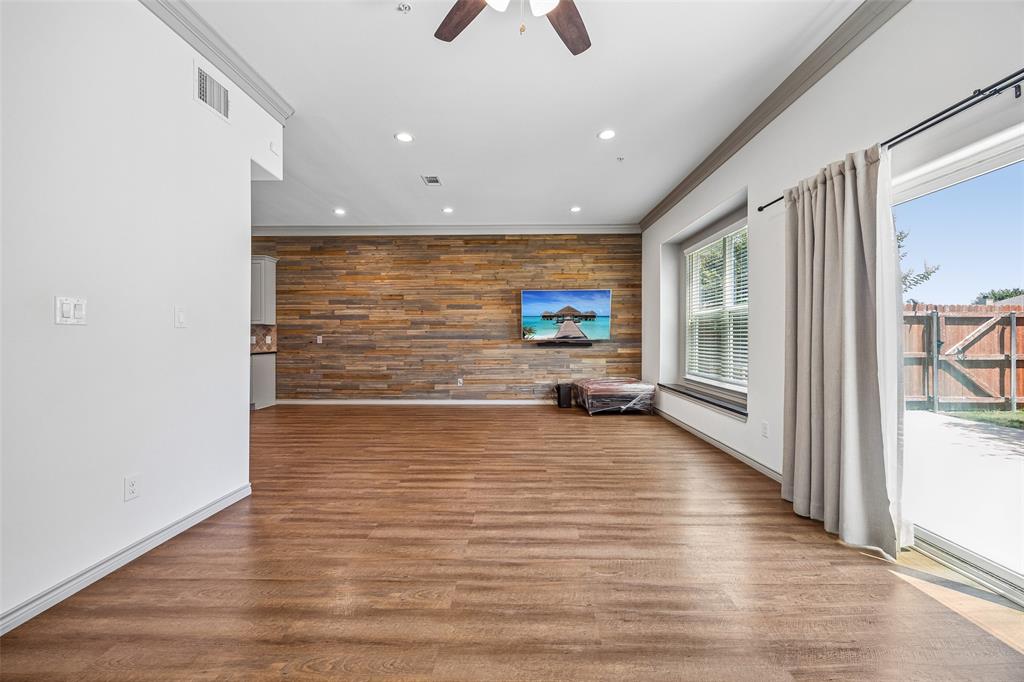 1325 Summerset Lane