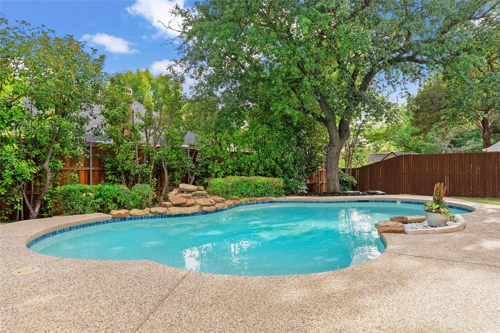 2901 Lakemont Drive