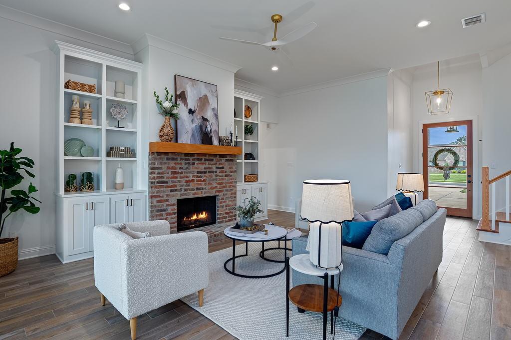 Pin Oak Landing - Residential