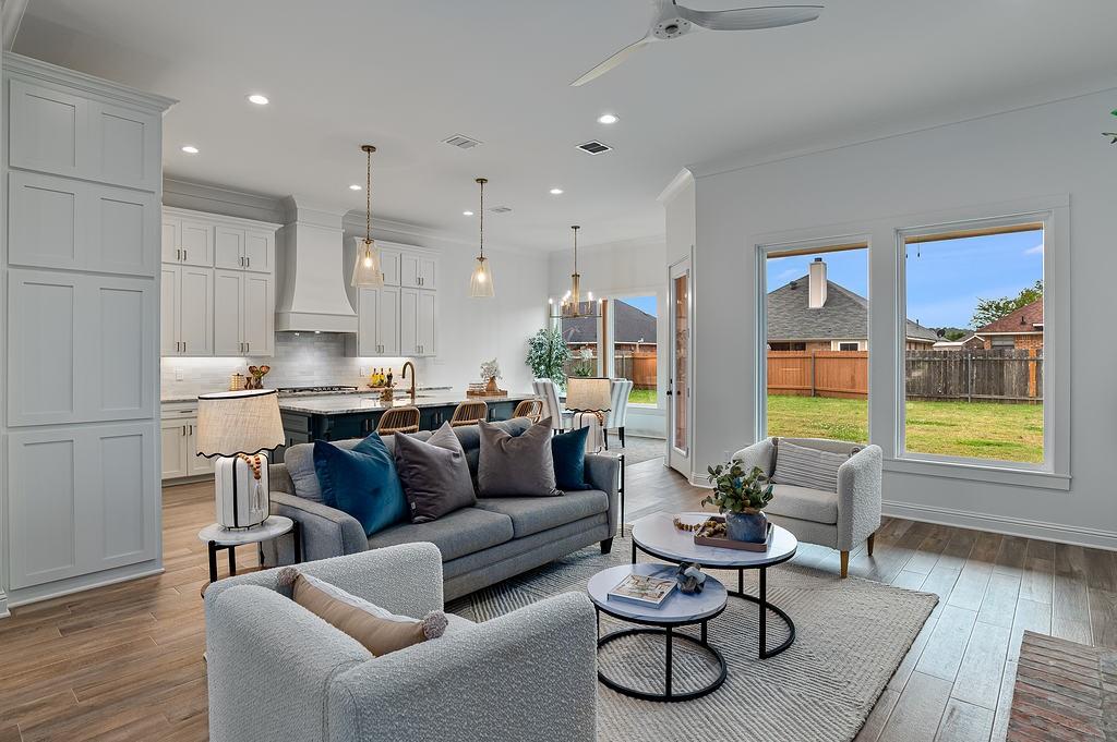 Pin Oak Landing - Residential