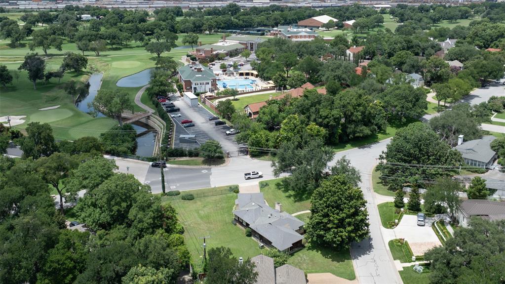 2600 Colonial Parkway