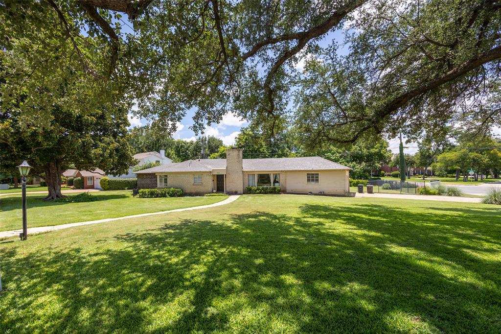 2600 Colonial Parkway