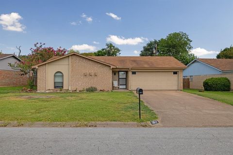 A home in Benbrook