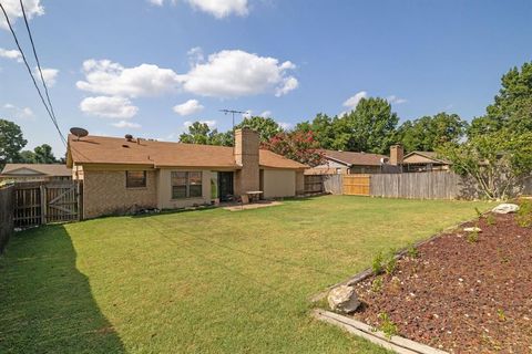 A home in Benbrook