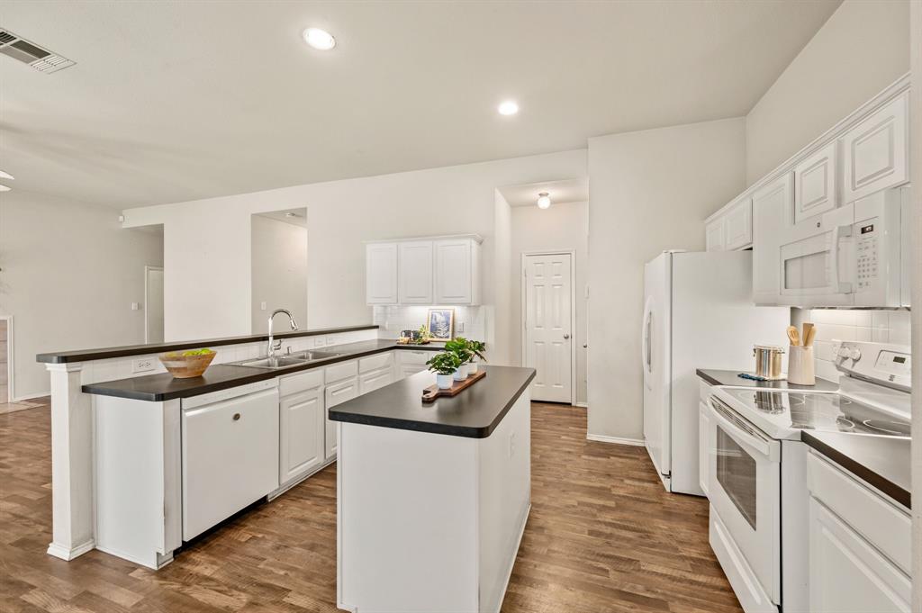 9844 Meadow Rue Drive