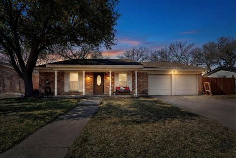 2205 Shady Brook Drive Bedford TX 76021