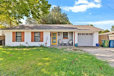Photo of 902 Plum Street, Sanger, TX 76266 (MLS # 21084037)