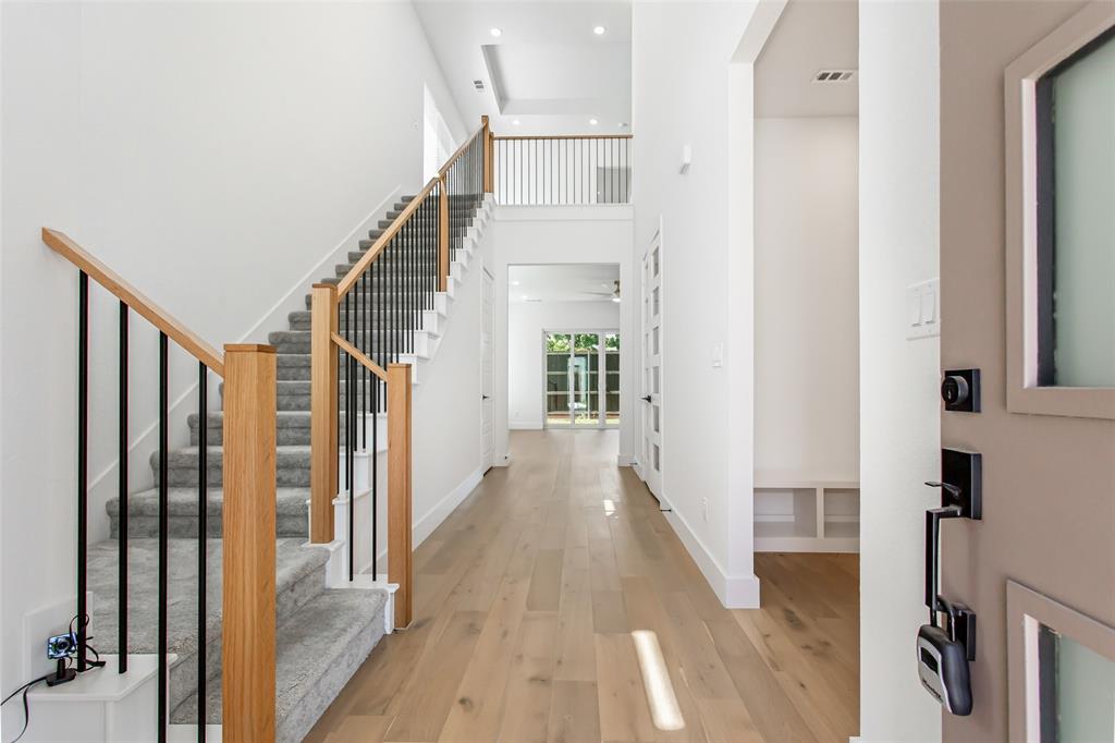 912 Banyan Tree Lane