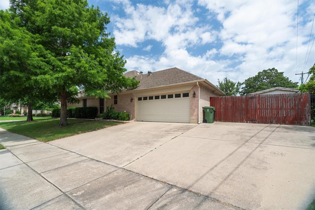 8300 Red Rose Trail