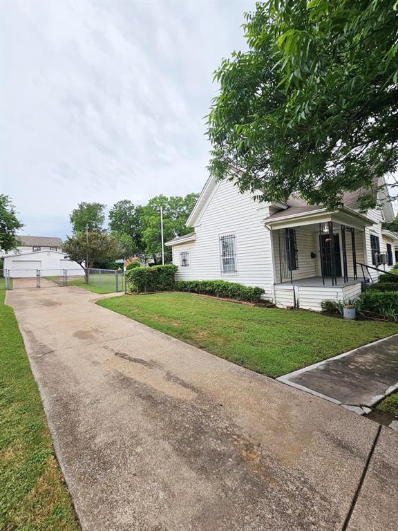 2211 Prairie Avenue