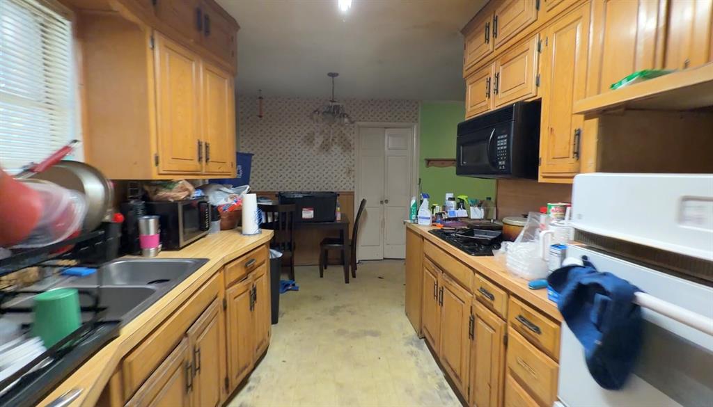 8591 Sweetwater Drive