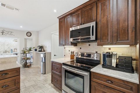 Tiny photo for 509 Queensway Road, Willow Park, TX 76087 (MLS # 21140962)