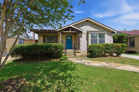 Photo of 2615 Alco Avenue, Dallas, TX 75211 (MLS # 21233526)