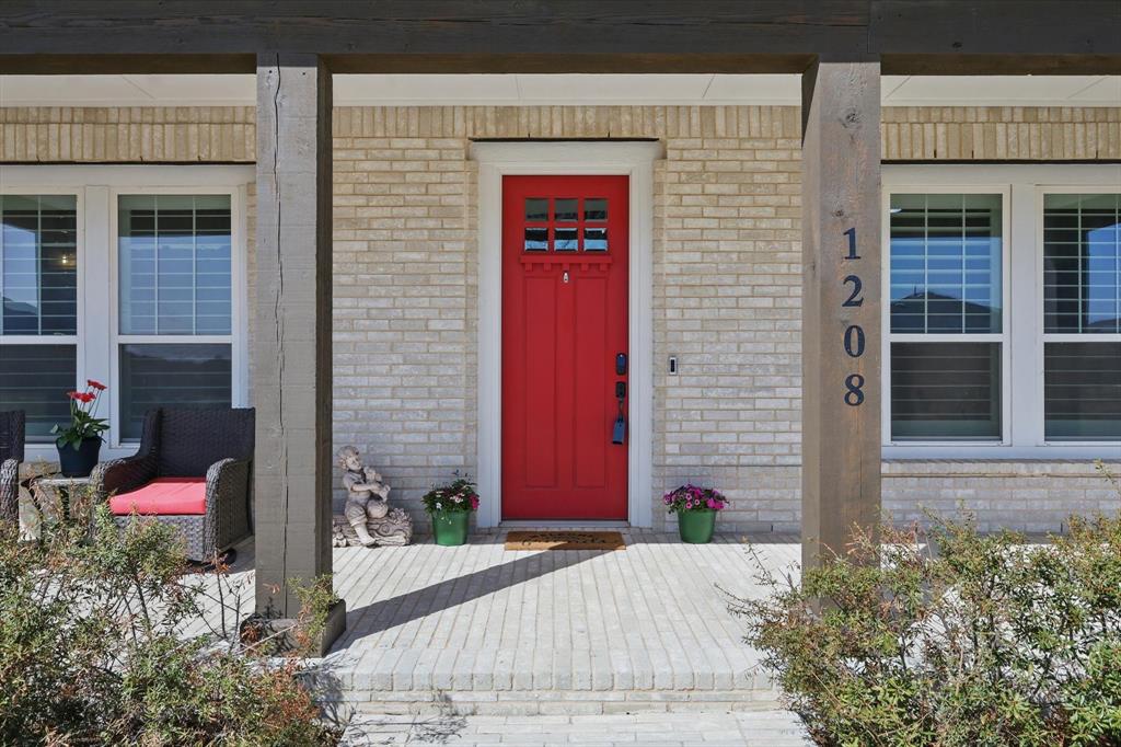 1208 S Pecan Parkway