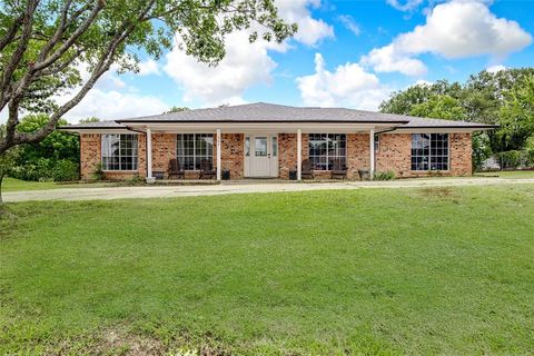 306 Country Club Drive Joshua TX 76058