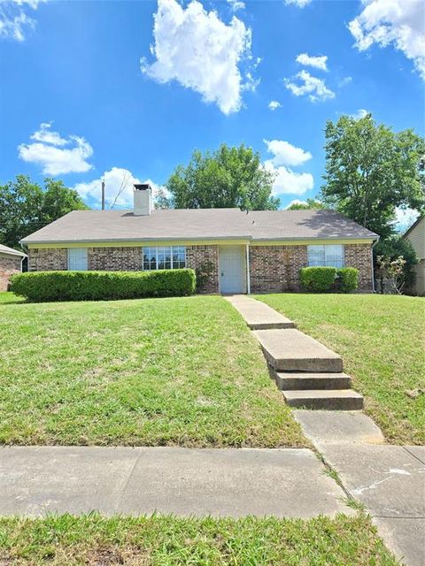 906 High Country Drive Garland TX 75041