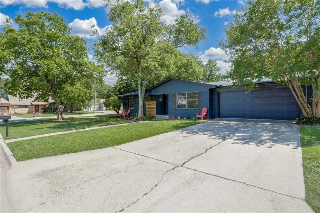 1210 Edinburg Lane