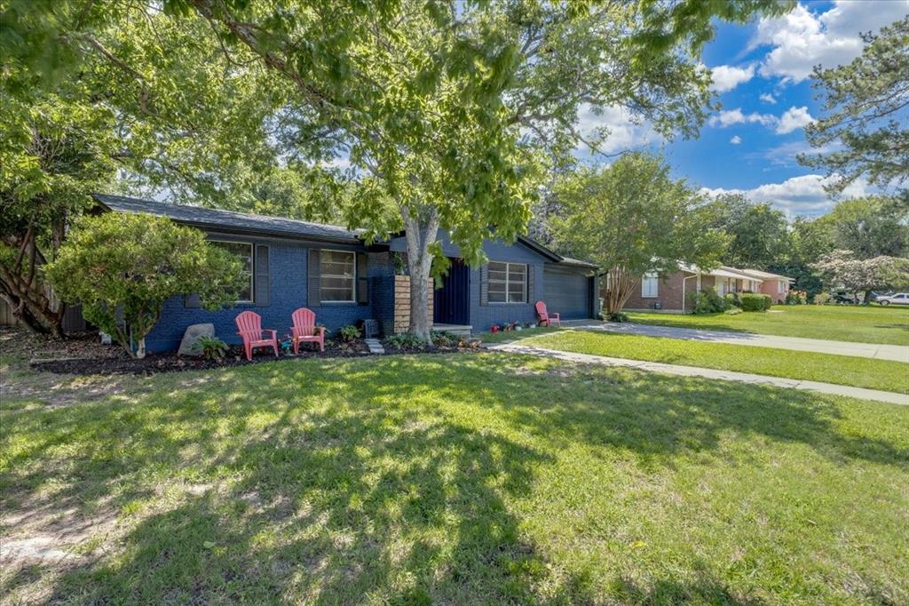 1210 Edinburg Lane