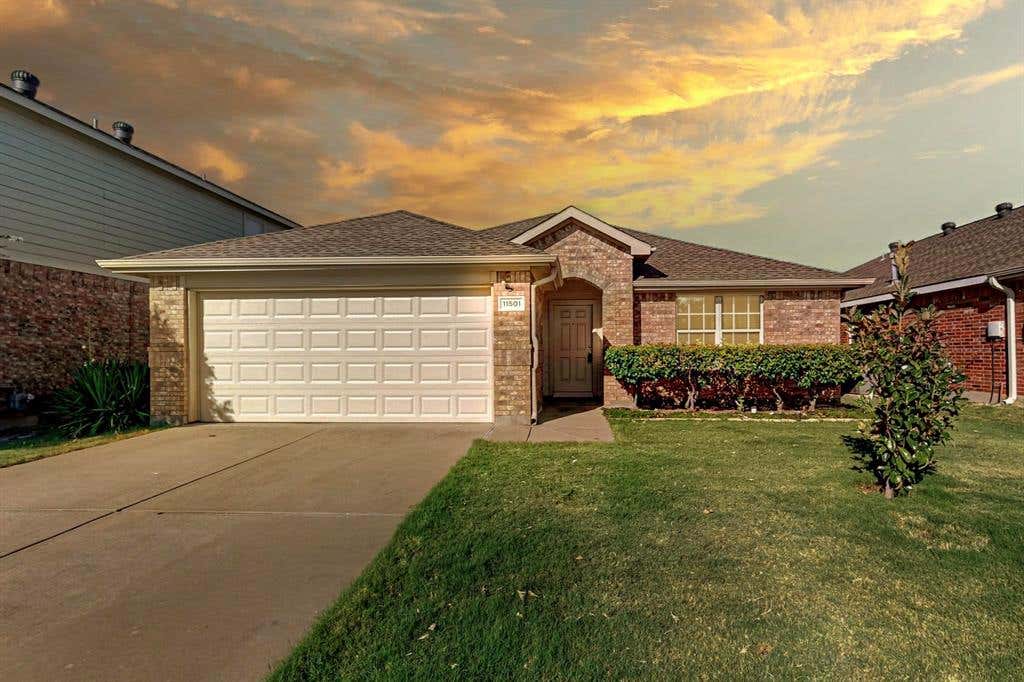 Photo of 11501 Lauren Way, Fort Worth, TX 76244 (MLS # 21301729)
